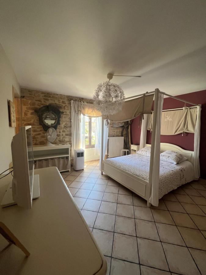 Maison D'Hotes Le Mas De Lila Vers Pont du Gard Luaran gambar
