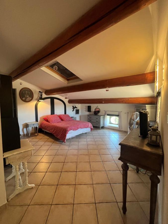Maison D'Hotes Le Mas De Lila Vers Pont du Gard Luaran gambar